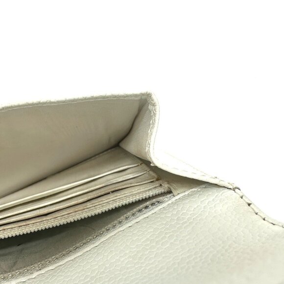 CHANEL Authentic White Caviar Leather Logo Wallet - Picture 13 of 15